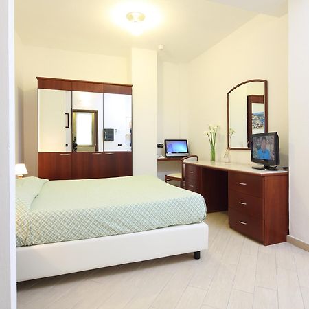 Residence Hotel Kriss Deiva Marina Bagian luar foto