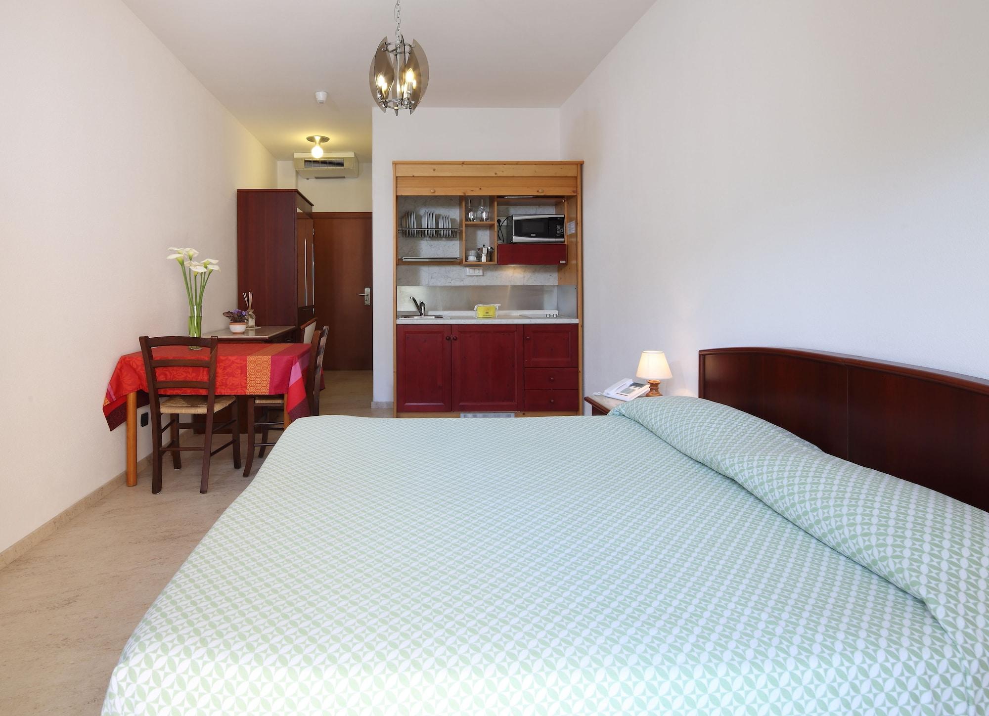 Residence Hotel Kriss Deiva Marina Bagian luar foto