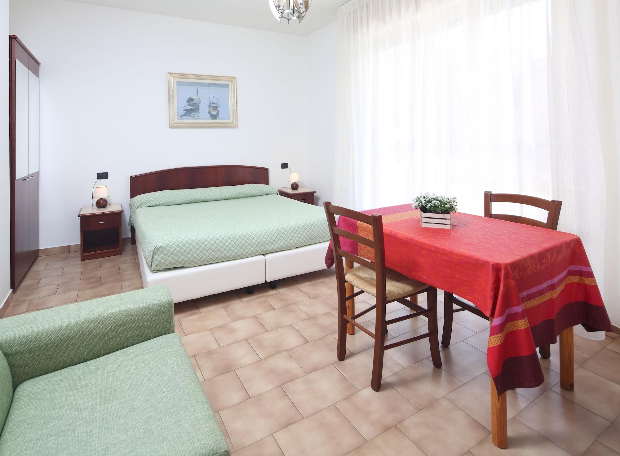 Residence Hotel Kriss Deiva Marina Bagian luar foto