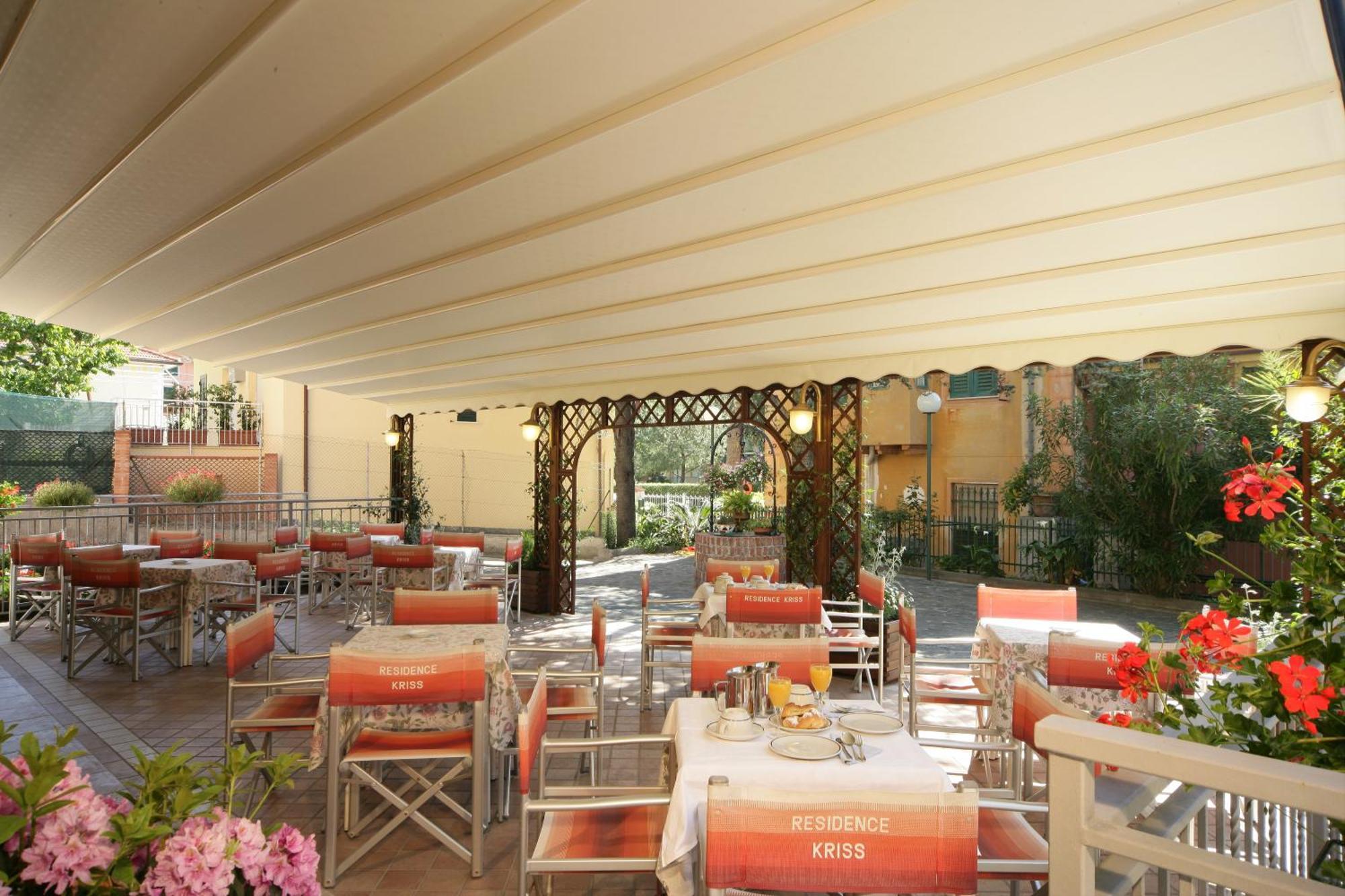 Residence Hotel Kriss Deiva Marina Bagian luar foto