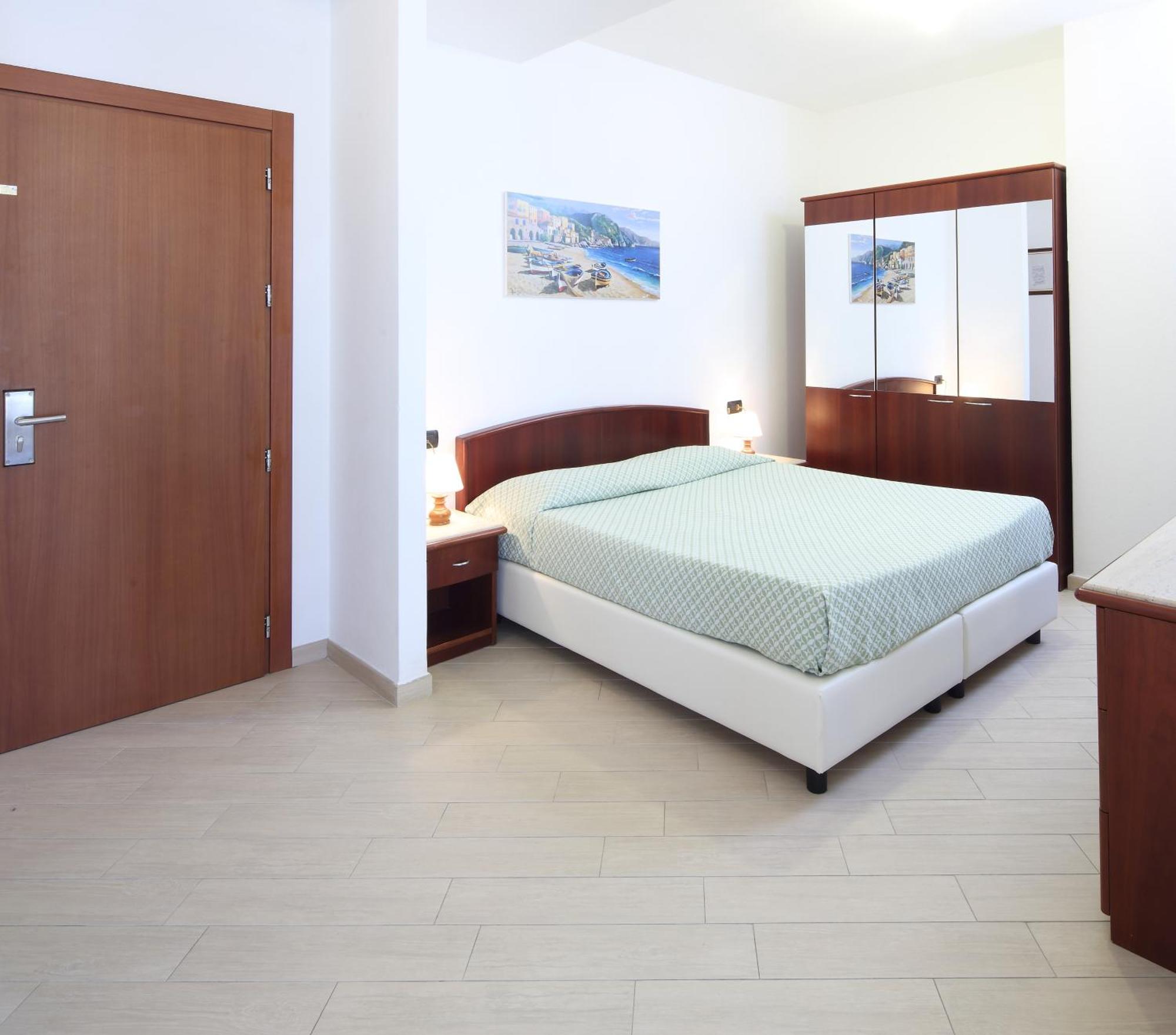 Residence Hotel Kriss Deiva Marina Bagian luar foto
