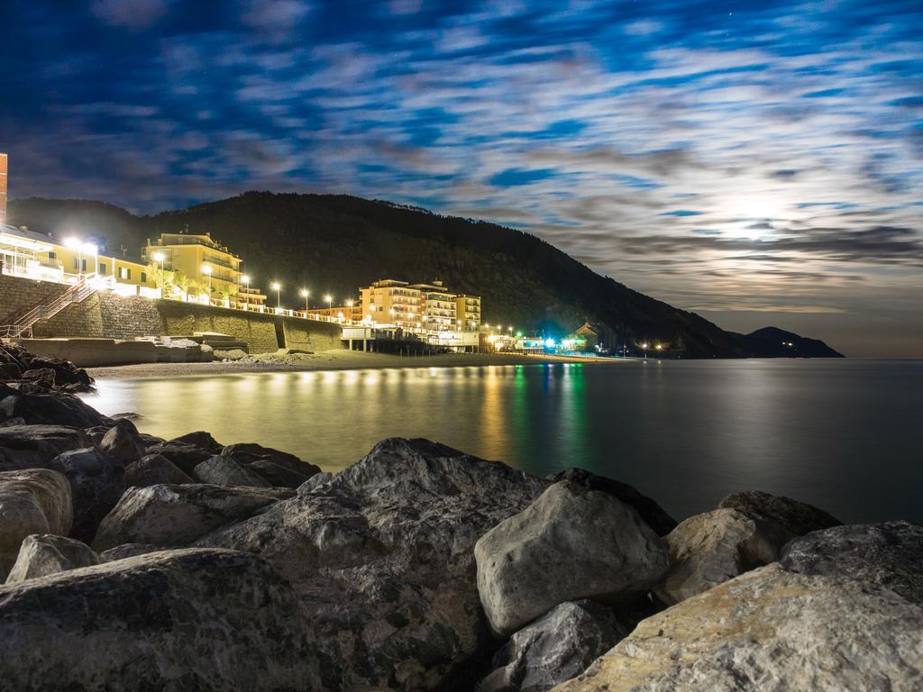 Residence Hotel Kriss Deiva Marina Bagian luar foto