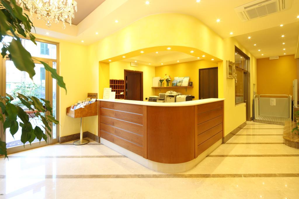 Residence Hotel Kriss Deiva Marina Bagian luar foto
