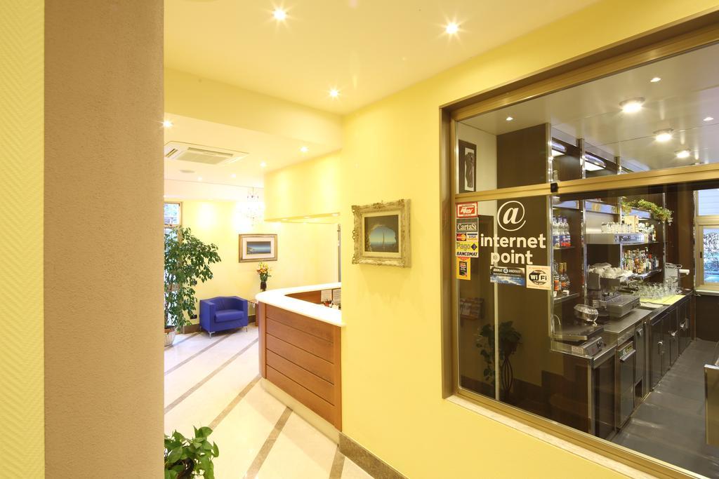 Residence Hotel Kriss Deiva Marina Bagian luar foto