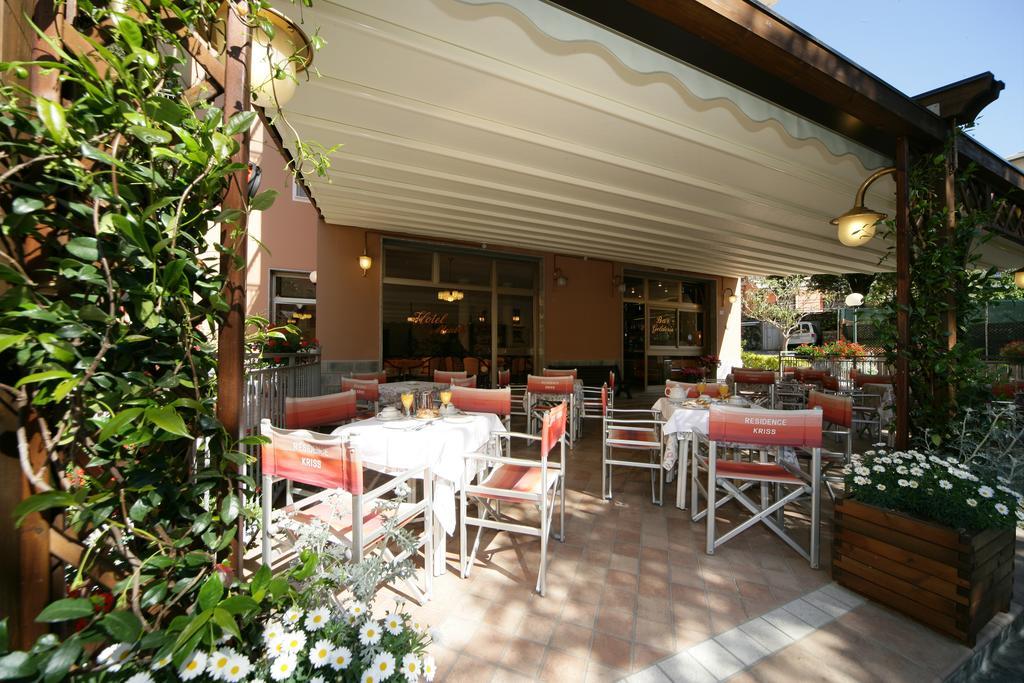 Residence Hotel Kriss Deiva Marina Bagian luar foto